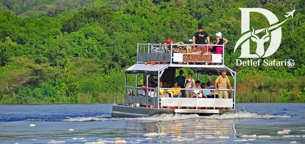 Boat cruise on the Nile at Murchison Falls